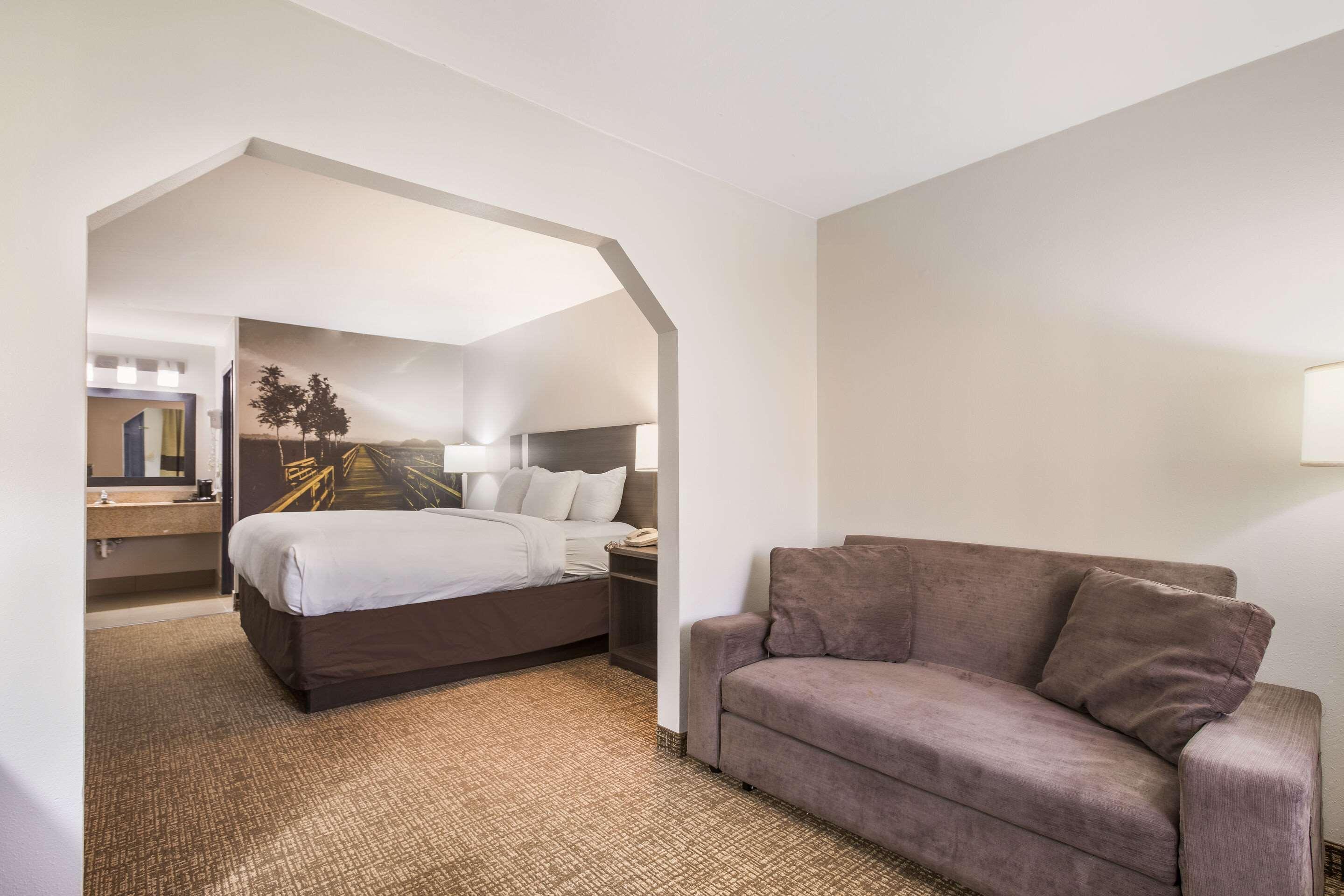 Clarion Pointe Forsyth I-75 Hotel Kültér fotó