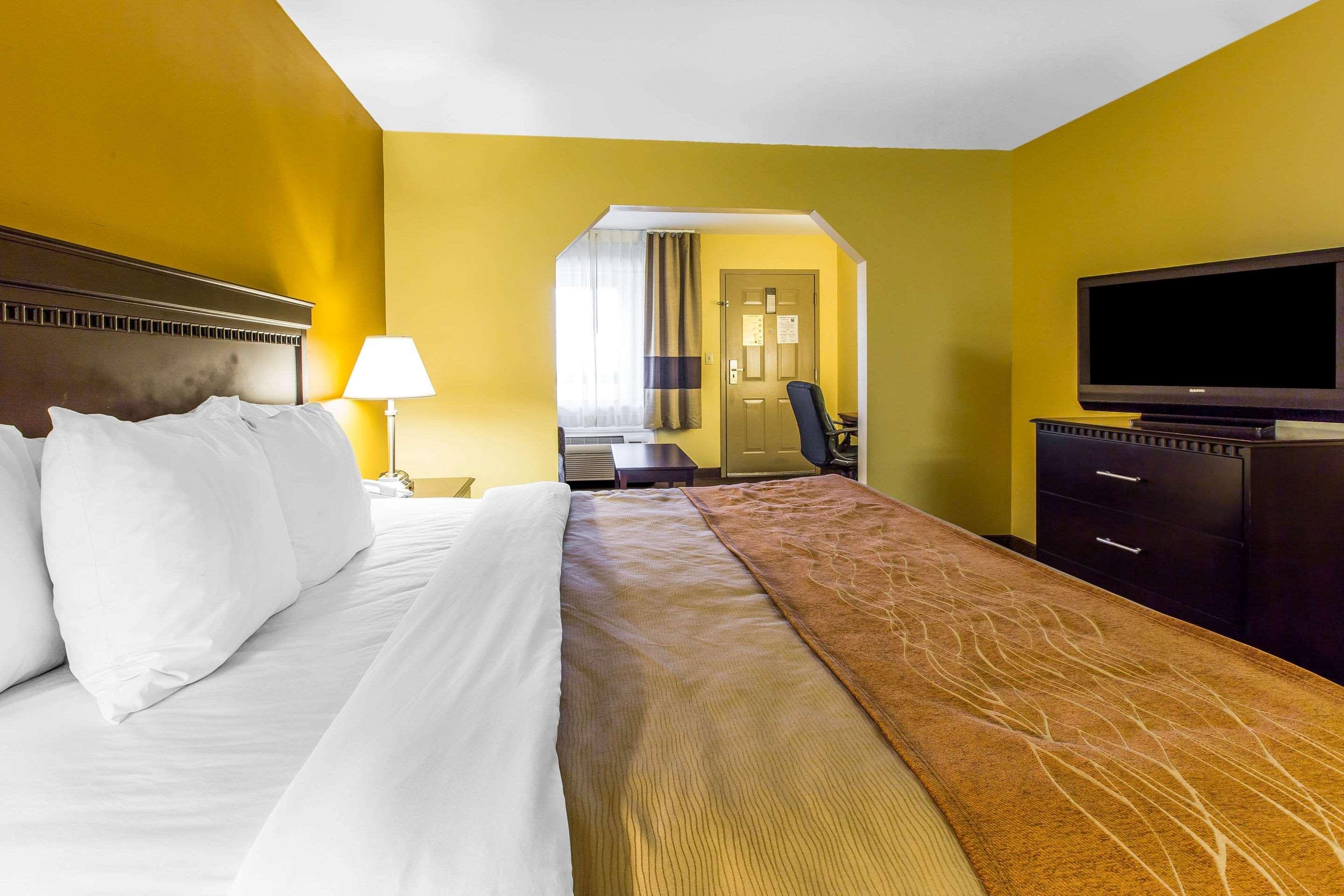 Clarion Pointe Forsyth I-75 Hotel Kültér fotó