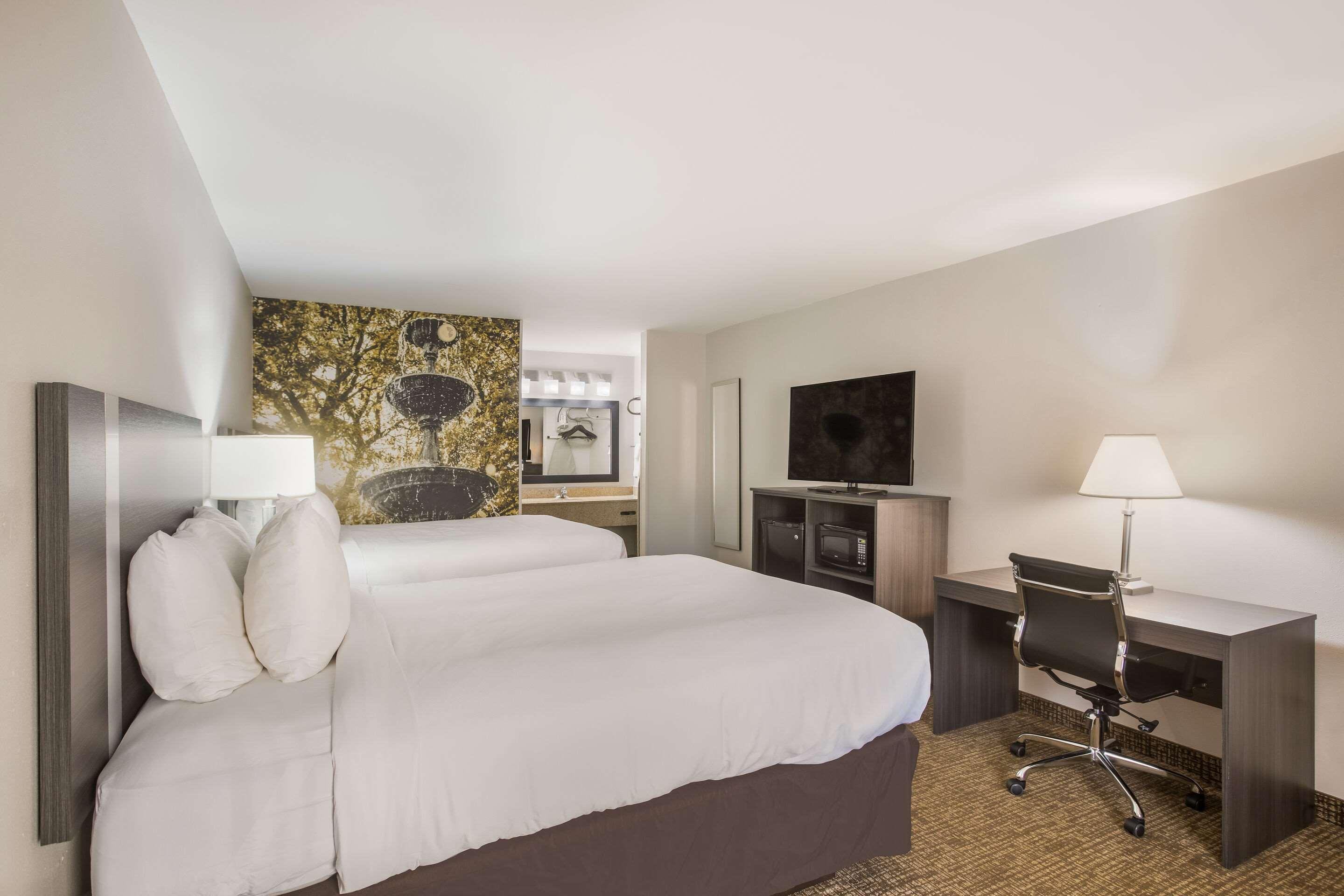 Clarion Pointe Forsyth I-75 Hotel Kültér fotó