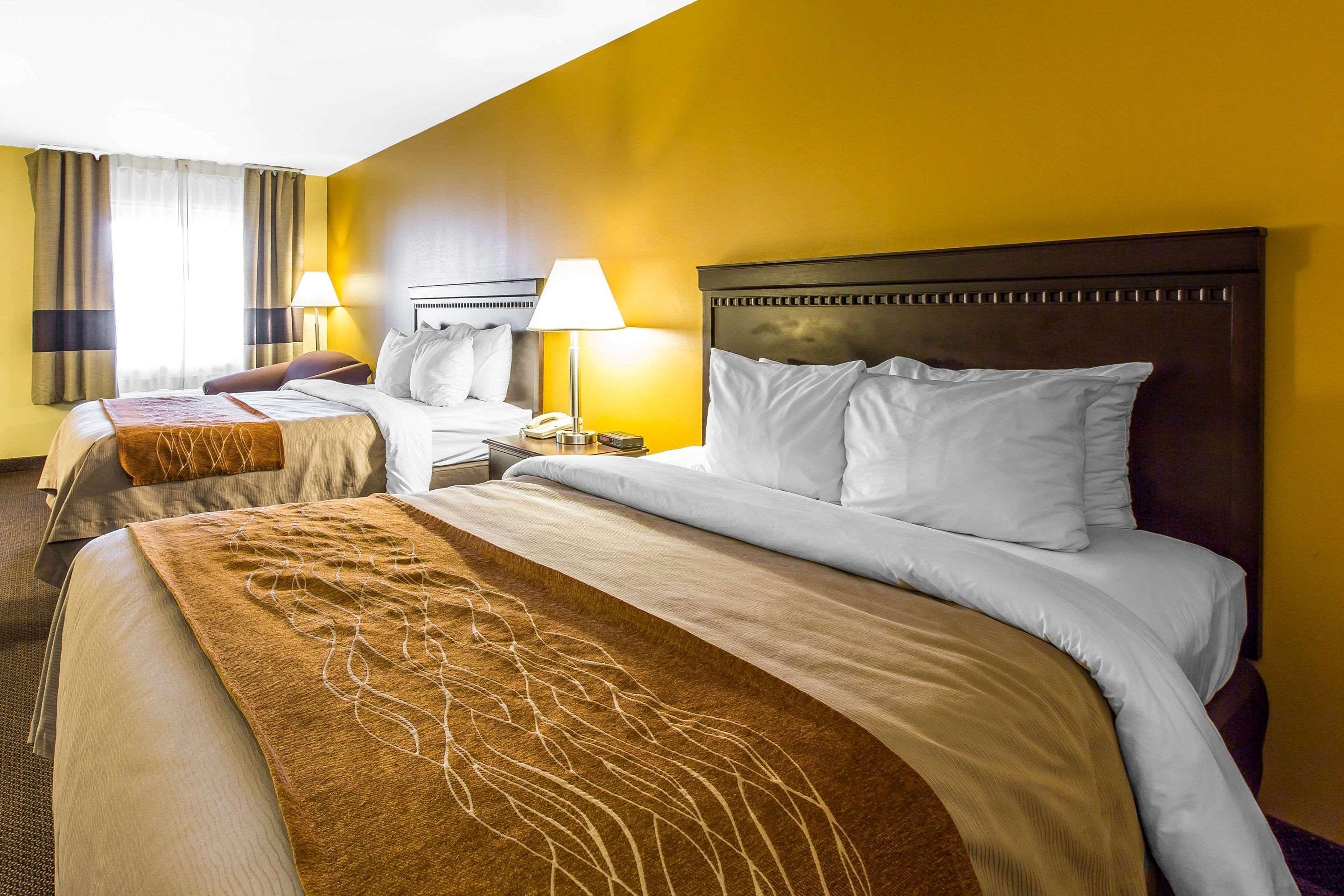Clarion Pointe Forsyth I-75 Hotel Kültér fotó