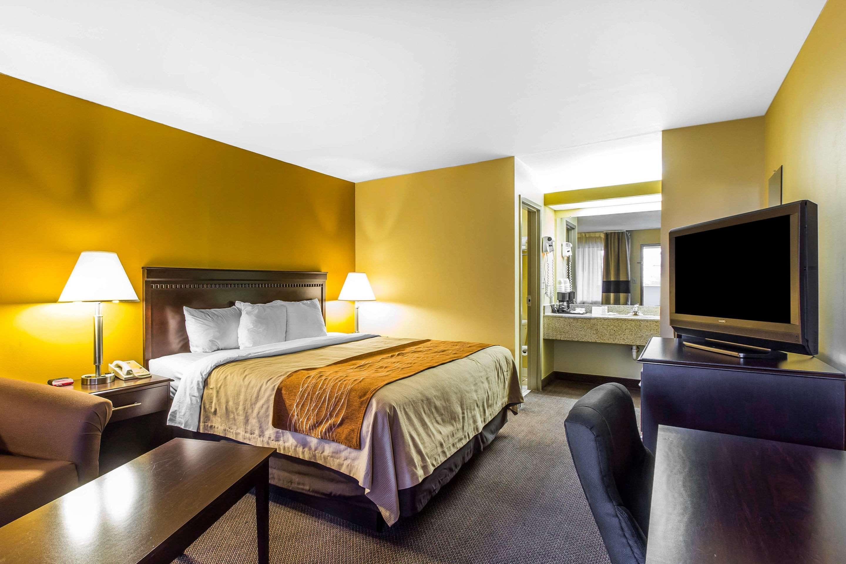 Clarion Pointe Forsyth I-75 Hotel Kültér fotó