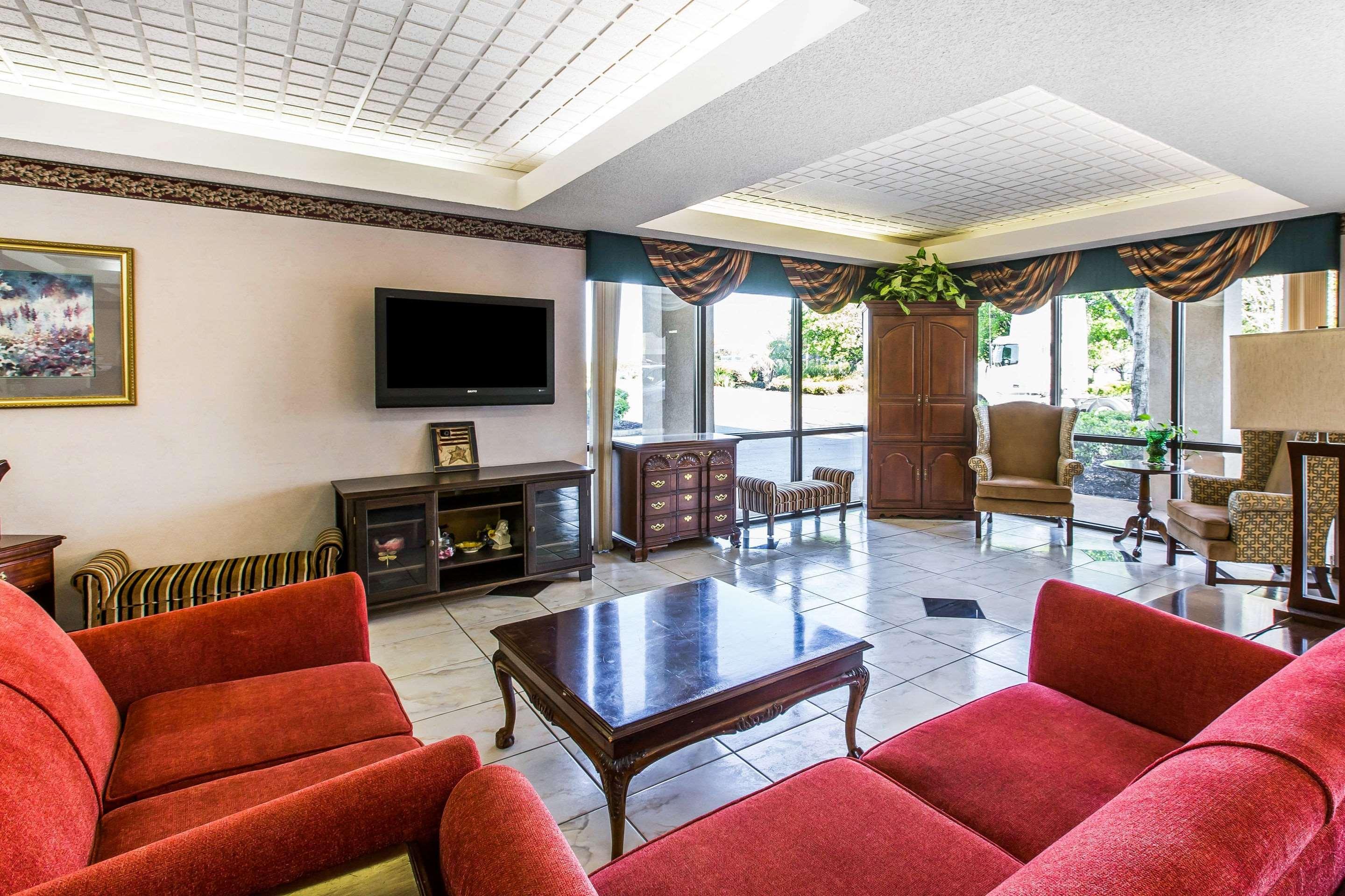 Clarion Pointe Forsyth I-75 Hotel Kültér fotó