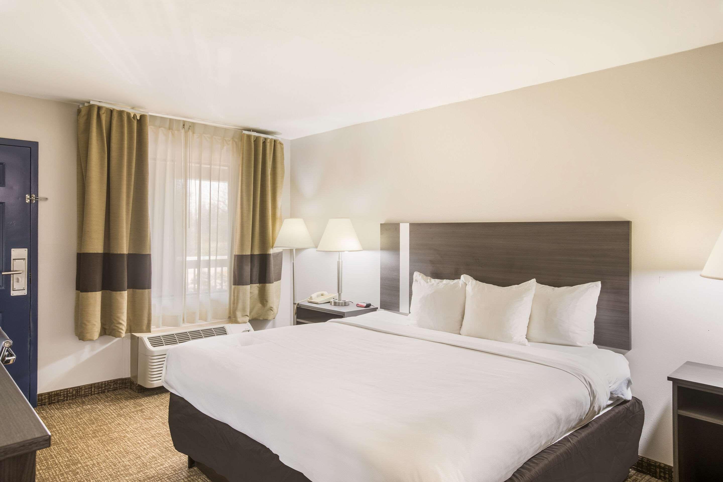Clarion Pointe Forsyth I-75 Hotel Kültér fotó