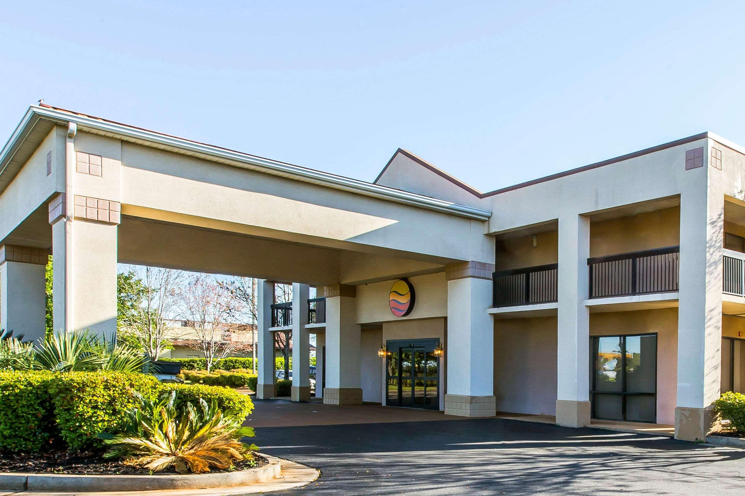 Clarion Pointe Forsyth I-75 Hotel Kültér fotó