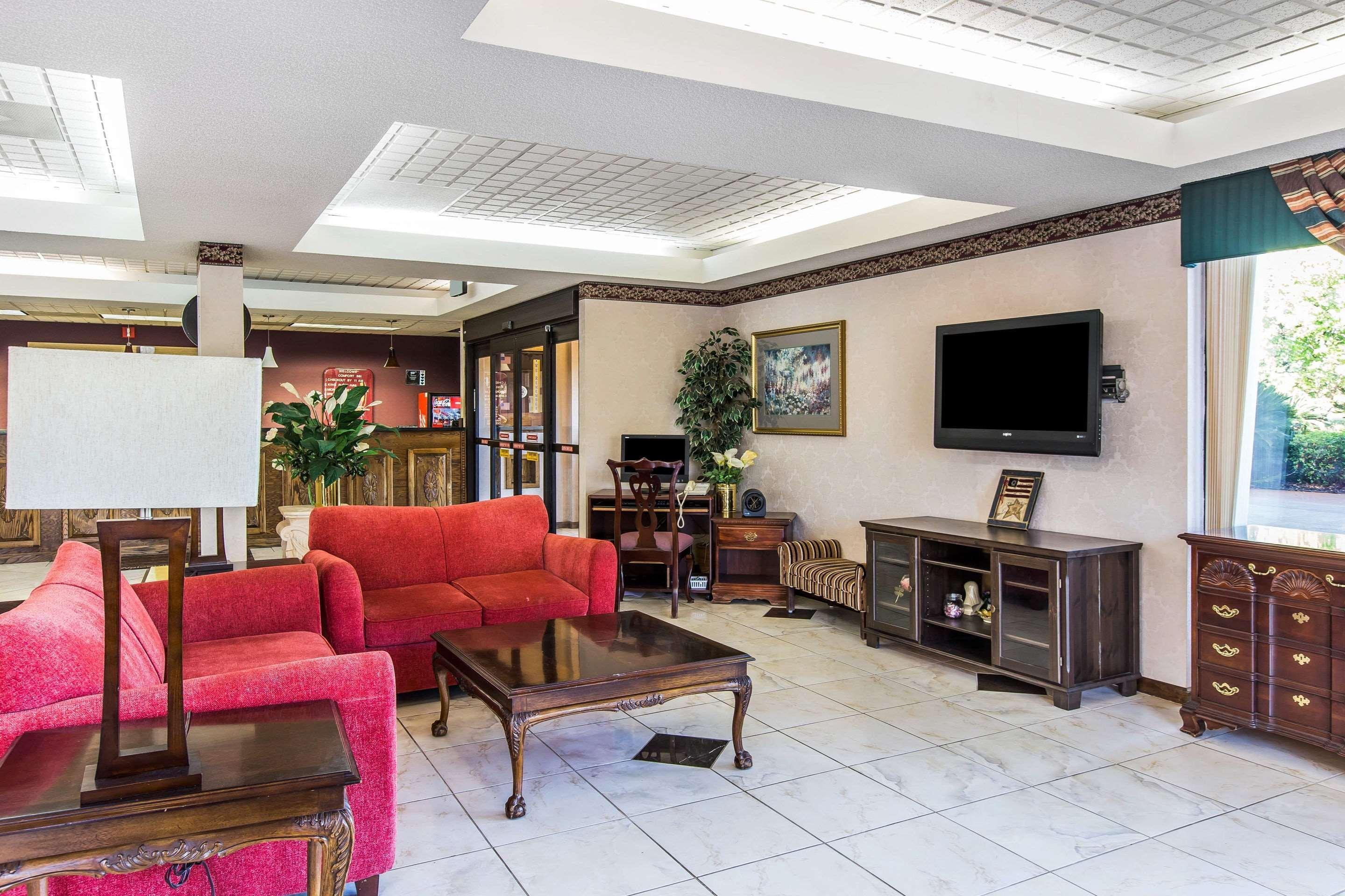 Clarion Pointe Forsyth I-75 Hotel Kültér fotó