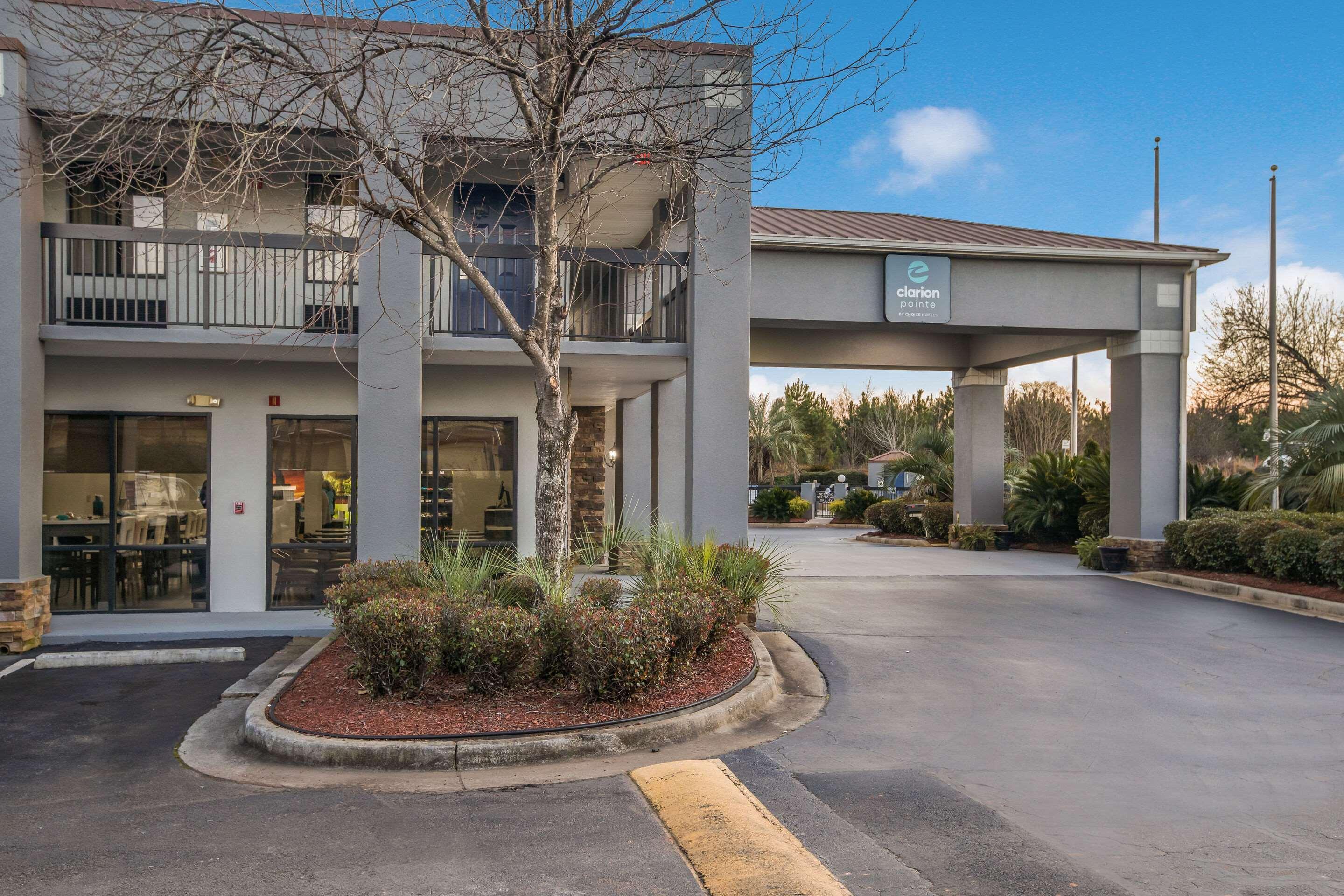 Clarion Pointe Forsyth I-75 Hotel Kültér fotó