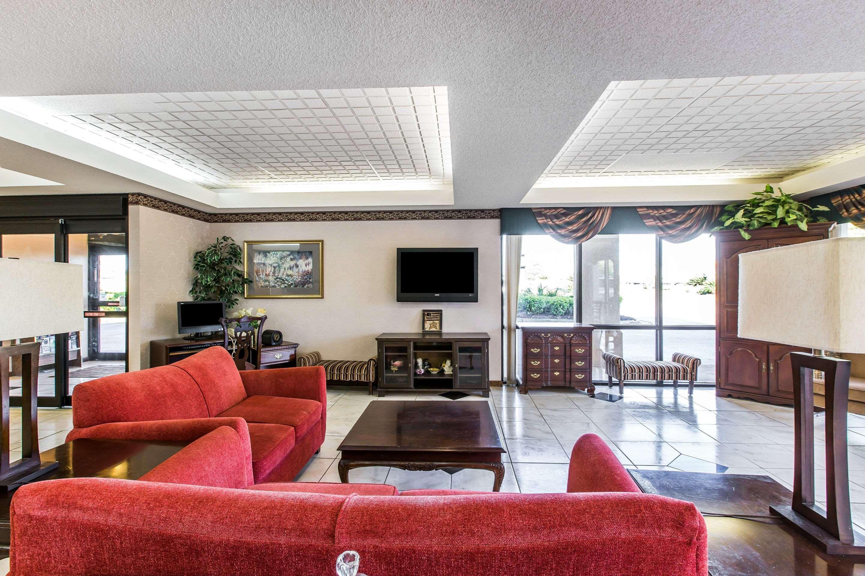 Clarion Pointe Forsyth I-75 Hotel Kültér fotó