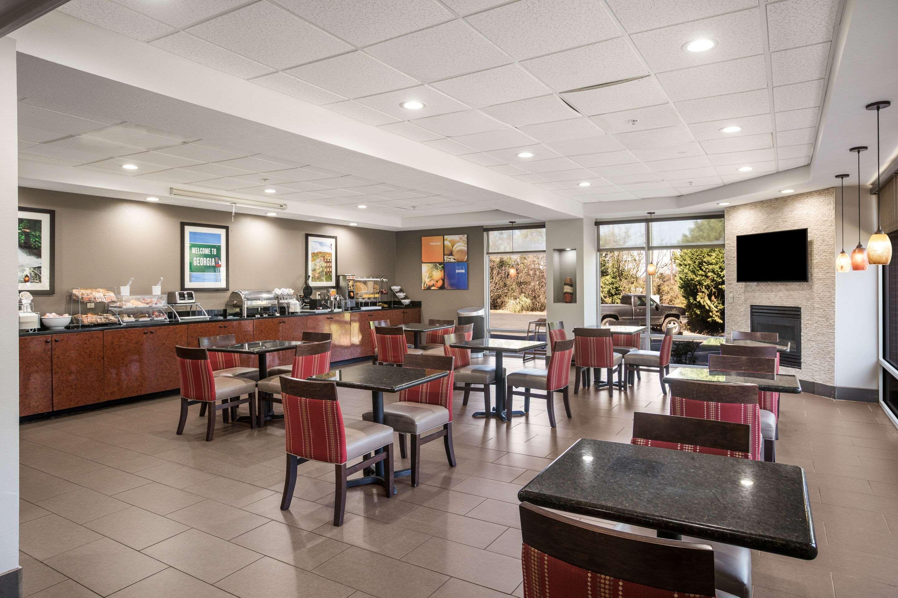 Clarion Pointe Forsyth I-75 Hotel Kültér fotó