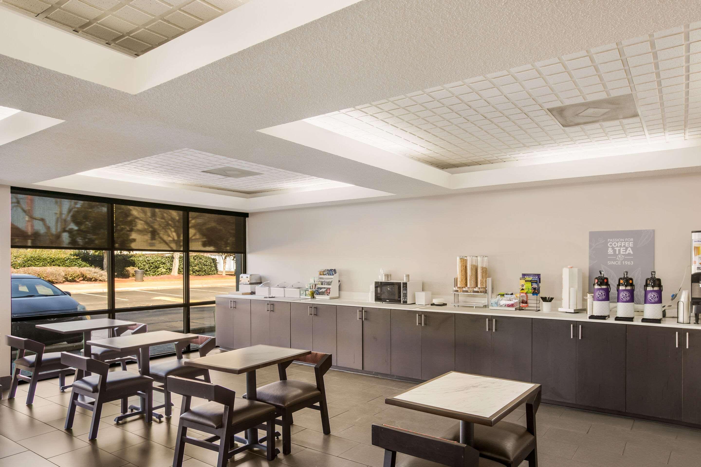 Clarion Pointe Forsyth I-75 Hotel Kültér fotó