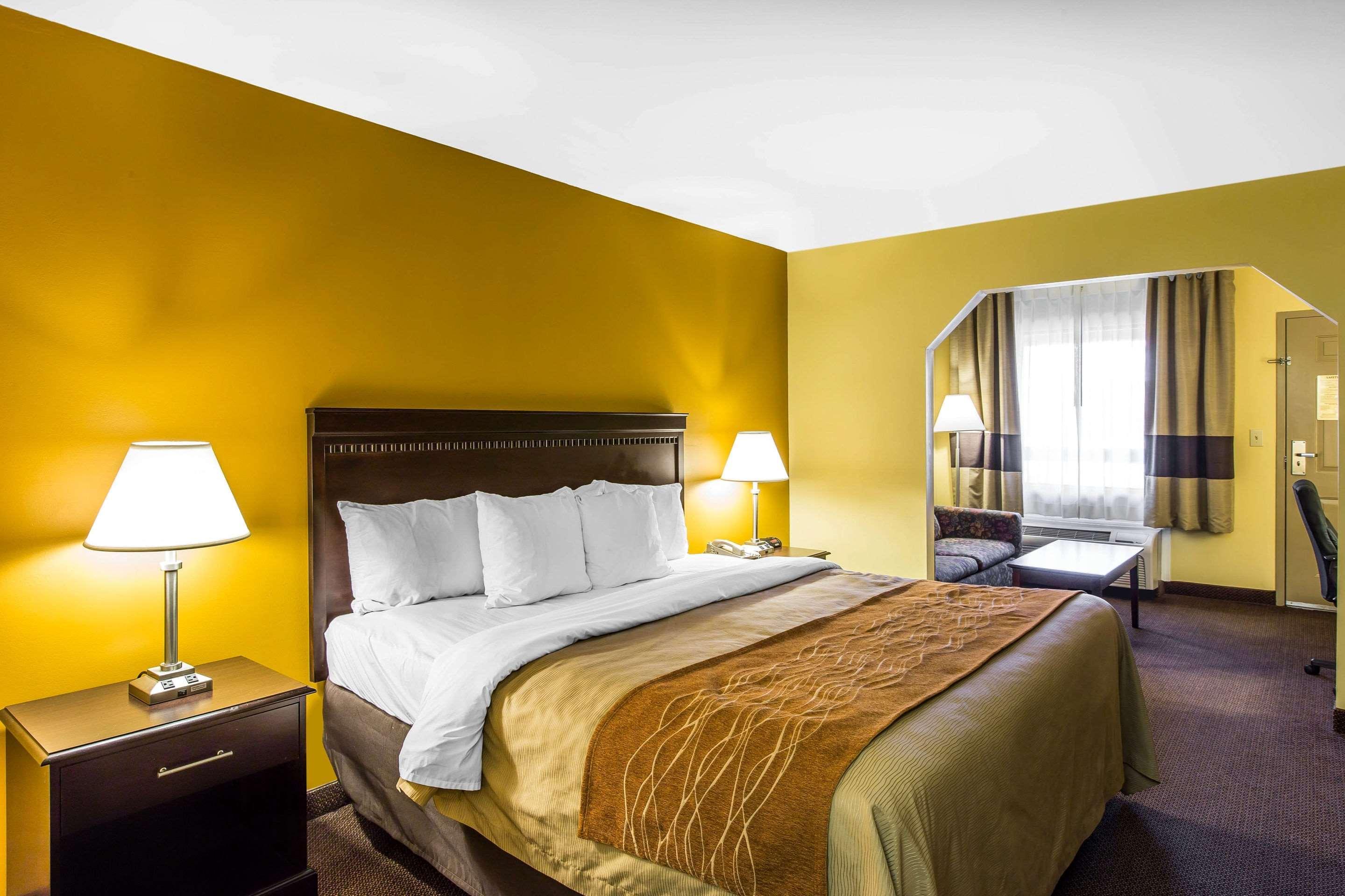 Clarion Pointe Forsyth I-75 Hotel Kültér fotó