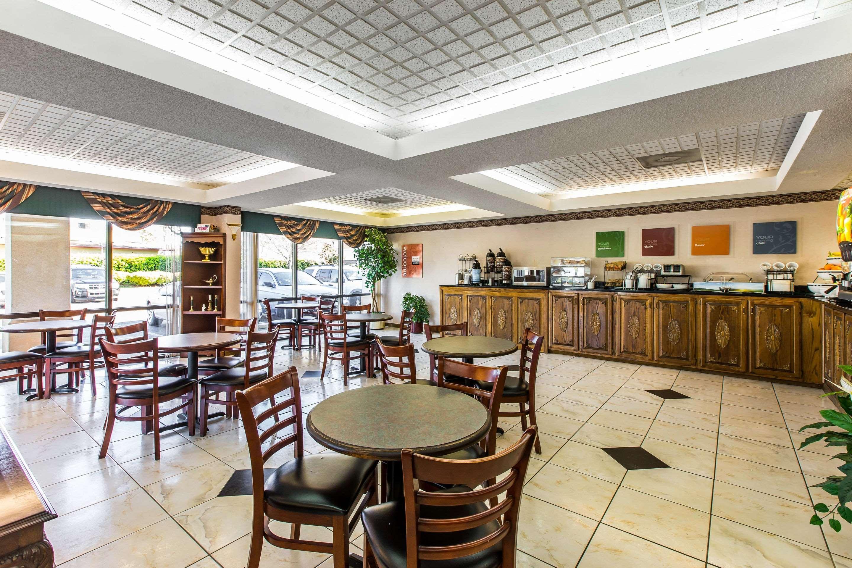 Clarion Pointe Forsyth I-75 Hotel Kültér fotó